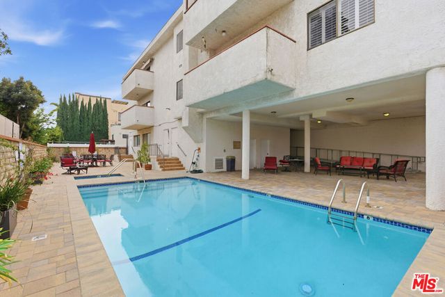 5240 Zelzah Avenue 106, Encino, CA 91316