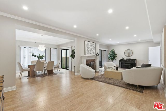 5240 Zelzah Avenue 106, Encino, CA 91316