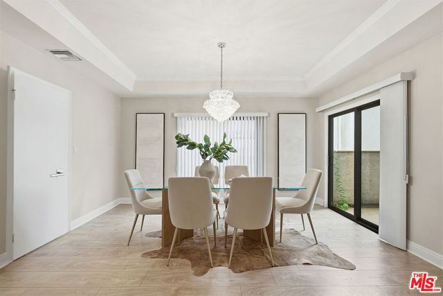 5240 Zelzah Avenue 106, Encino, CA 91316