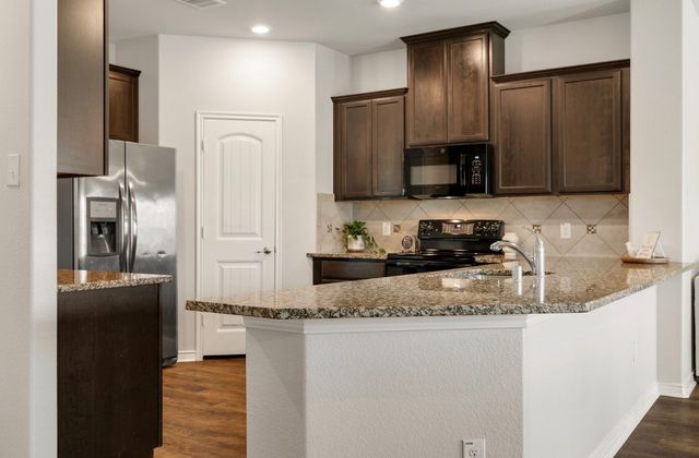 504 Millsap Drive, Van Alstyne, TX 75495