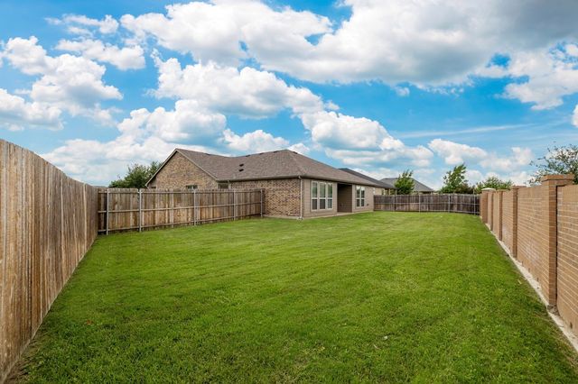 504 Millsap Drive, Van Alstyne, TX 75495