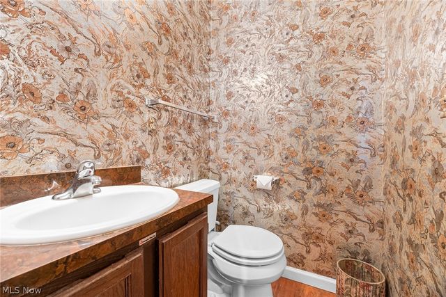 17620 Eastbrook Trail, Chagrin Falls, OH 44023