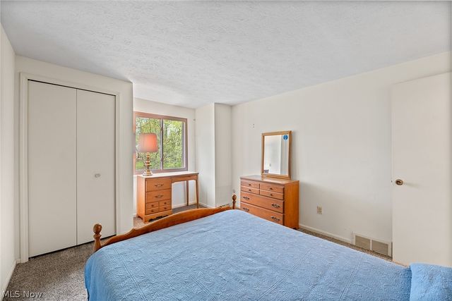 17620 Eastbrook Trail, Chagrin Falls, OH 44023