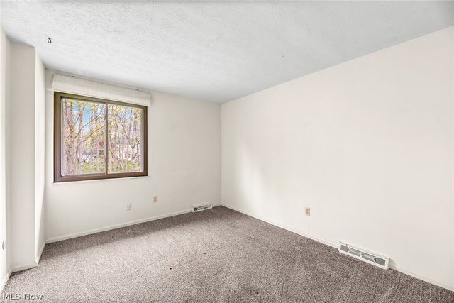 17620 Eastbrook Trail, Chagrin Falls, OH 44023