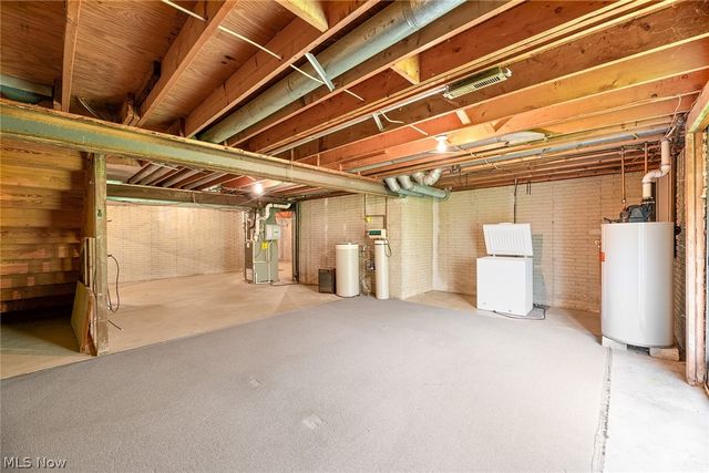 17620 Eastbrook Trail, Chagrin Falls, OH 44023