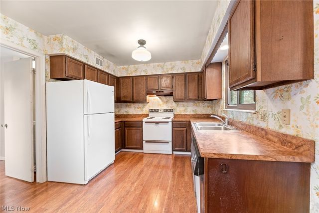 17620 Eastbrook Trail, Chagrin Falls, OH 44023