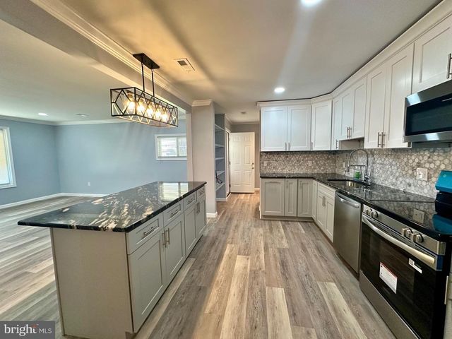 1613 CAPITOL TRL, Newark, DE 19711