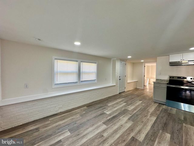 1613 CAPITOL TRL, Newark, DE 19711