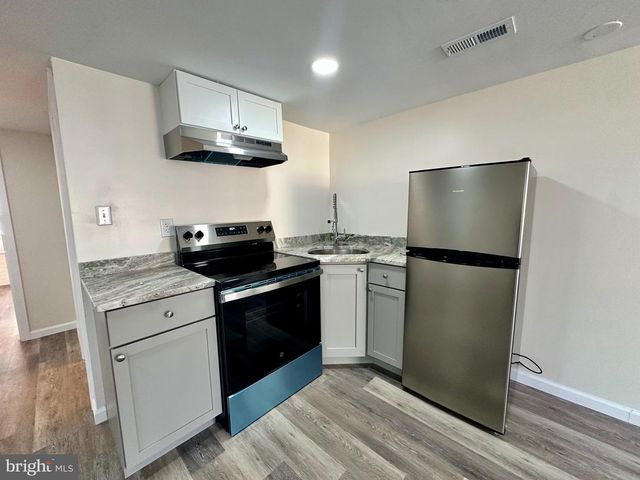 1613 CAPITOL TRL, Newark, DE 19711