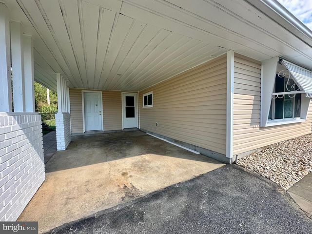 1613 CAPITOL TRL, Newark, DE 19711