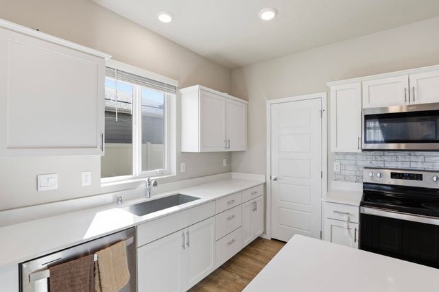 10502 DUCKHOOK Rd, Cheney, WA 99004