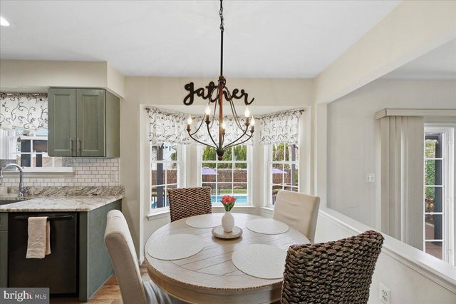 8 MARBLE CT, Sicklerville, NJ 08081