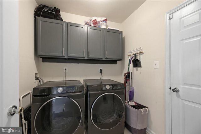 8 MARBLE CT, Sicklerville, NJ 08081