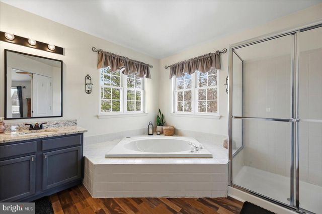 8 MARBLE CT, Sicklerville, NJ 08081