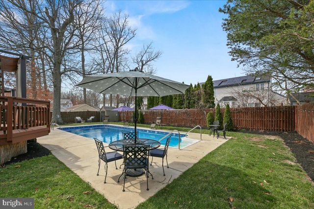 8 MARBLE CT, Sicklerville, NJ 08081