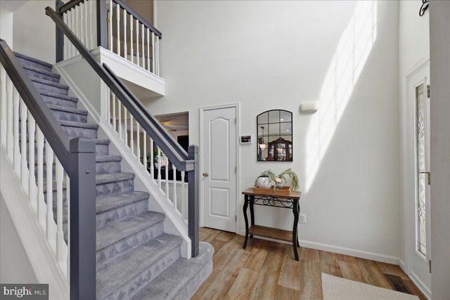 8 MARBLE CT, Sicklerville, NJ 08081