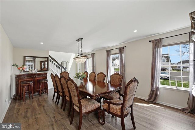 8 MARBLE CT, Sicklerville, NJ 08081