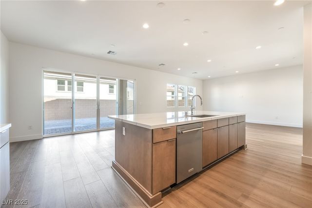 10356 Aquila Crest Avenue, Las Vegas, NV 89166