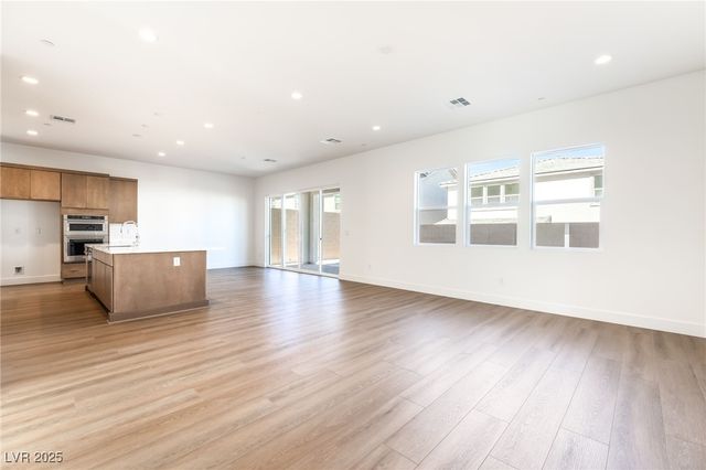 10356 Aquila Crest Avenue, Las Vegas, NV 89166