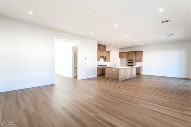 10356 Aquila Crest Avenue, Las Vegas, NV 89166