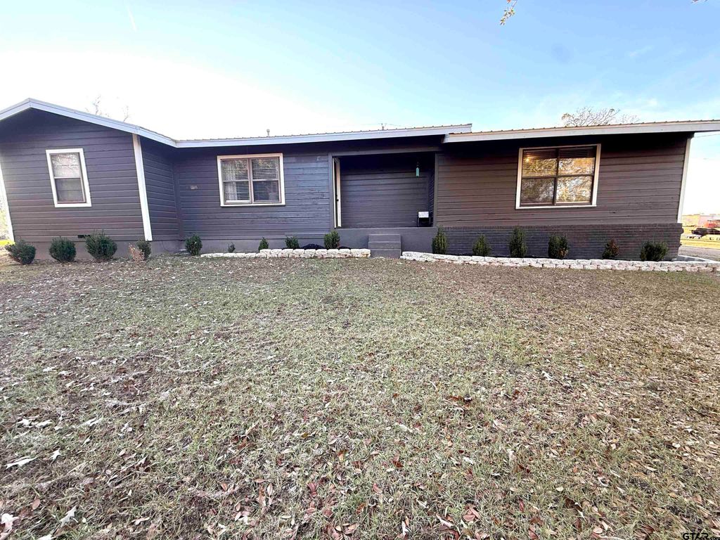 1820 County Road 4670, Pittsburg, TX 75686