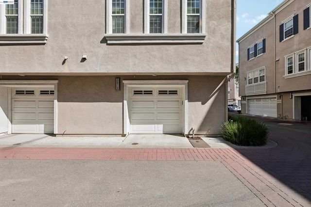 3613 Whitworth Dr, Dublin, CA 94568