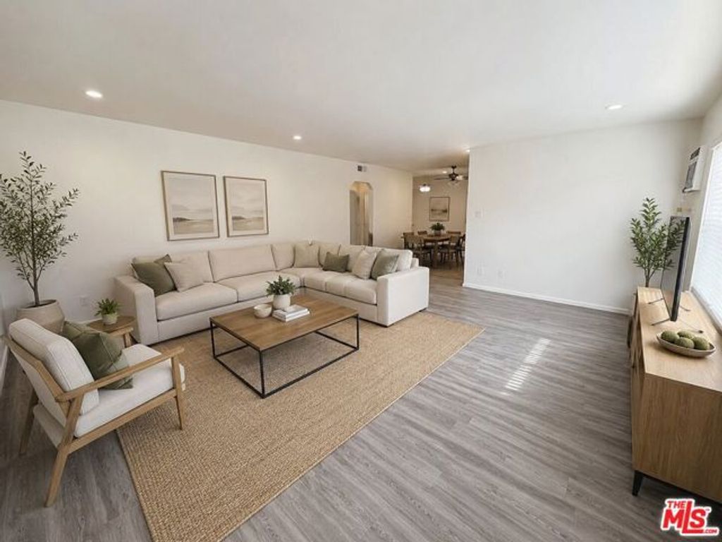 922 S Bedford Street 5, Los Angeles, CA 90035