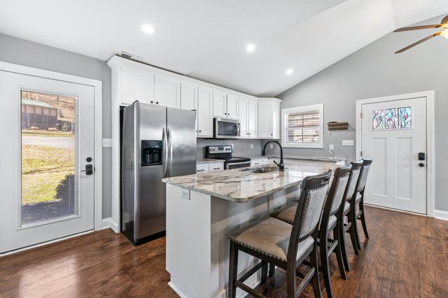 807 Clear Creek Rd, Pulaski, TN 38478