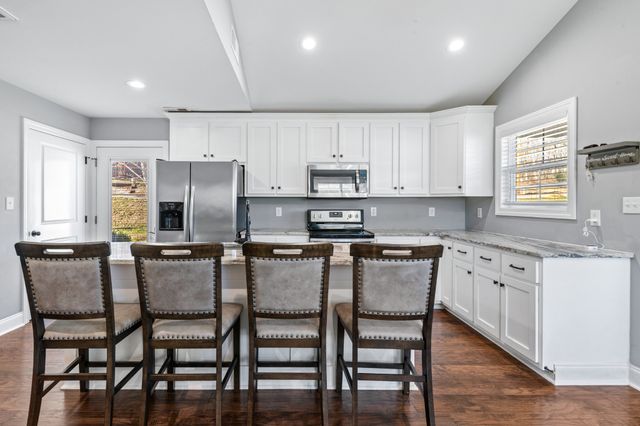 807 Clear Creek Rd, Pulaski, TN 38478