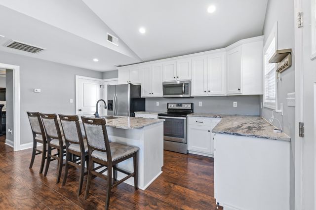 807 Clear Creek Rd, Pulaski, TN 38478