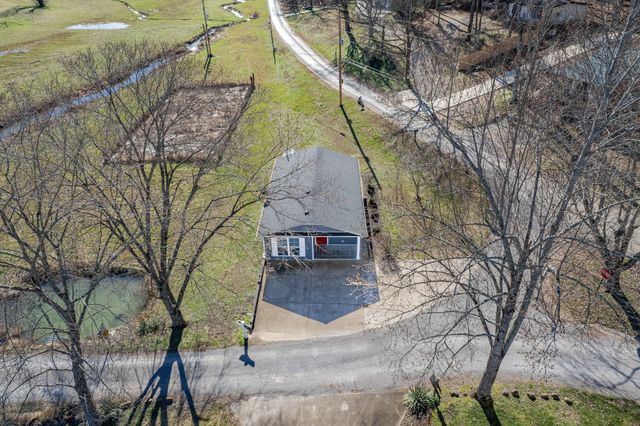 807 Clear Creek Rd, Pulaski, TN 38478