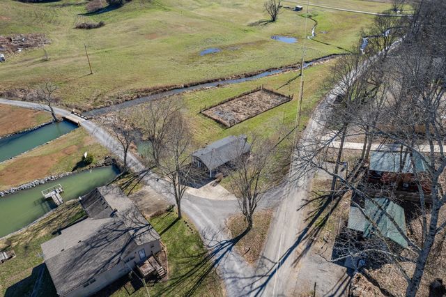 807 Clear Creek Rd, Pulaski, TN 38478