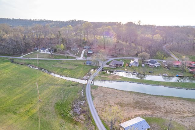 807 Clear Creek Rd, Pulaski, TN 38478