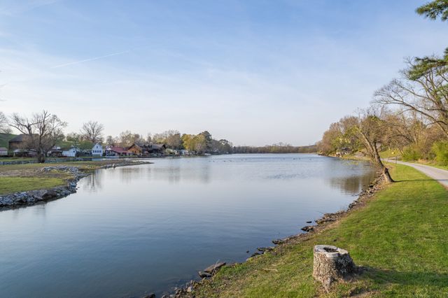 807 Clear Creek Rd, Pulaski, TN 38478