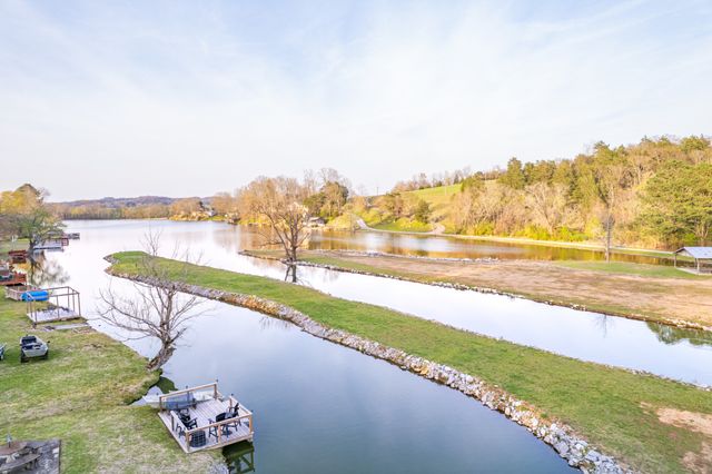 807 Clear Creek Rd, Pulaski, TN 38478