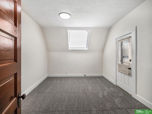 1618 S 32 Avenue, Omaha, NE 68105