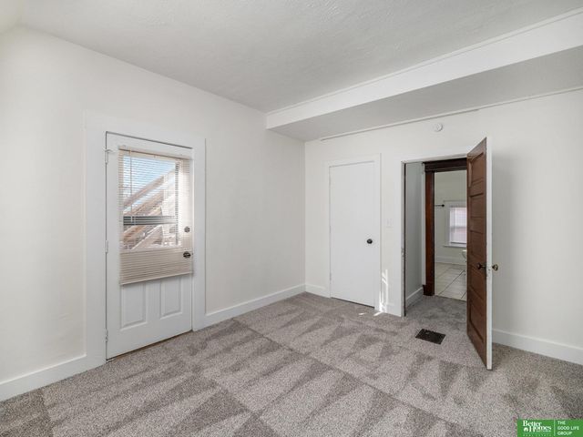 1618 S 32 Avenue, Omaha, NE 68105