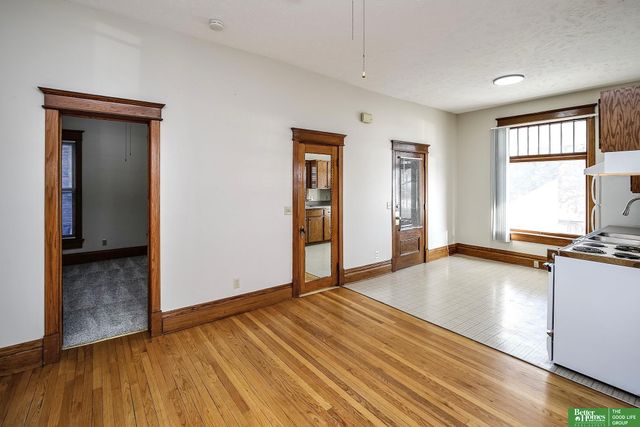 1618 S 32 Avenue, Omaha, NE 68105