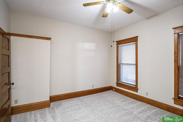 1618 S 32 Avenue, Omaha, NE 68105