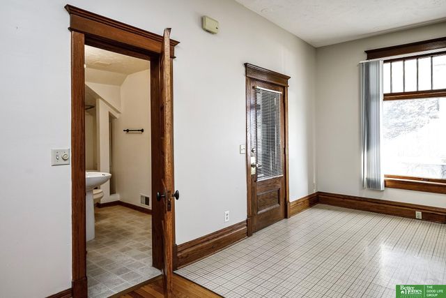 1618 S 32 Avenue, Omaha, NE 68105