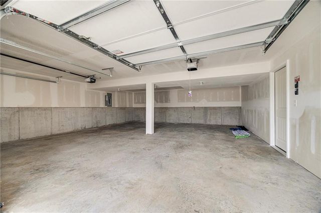 604 Foxglove Lane, Raymore, MO 64083