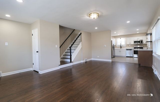 447 S Elmhurst Road, Mount Prospect, IL 60056