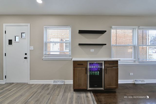 447 S Elmhurst Road, Mount Prospect, IL 60056