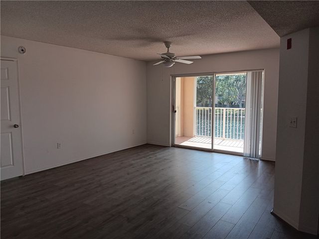 1640 N 42nd Circle 204, Vero Beach, FL 32967