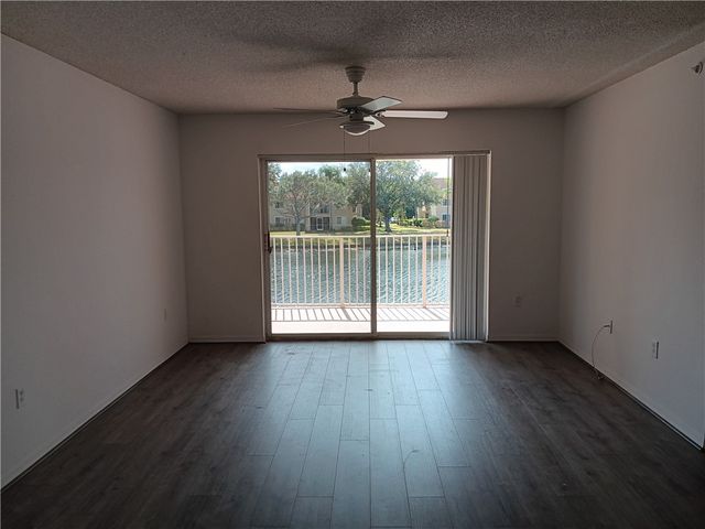 1640 N 42nd Circle 204, Vero Beach, FL 32967