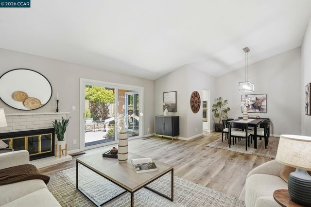 618 La Corso Dr, Walnut Creek, CA 94598