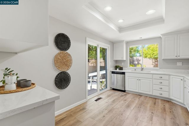 618 La Corso Dr, Walnut Creek, CA 94598