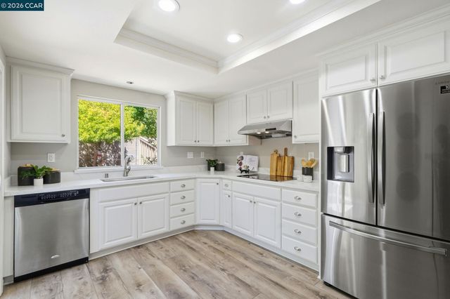 618 La Corso Dr, Walnut Creek, CA 94598