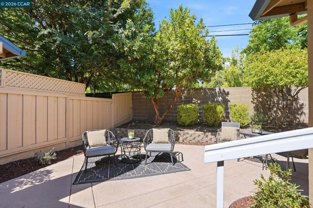 618 La Corso Dr, Walnut Creek, CA 94598