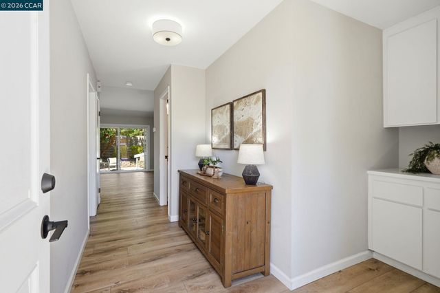 618 La Corso Dr, Walnut Creek, CA 94598